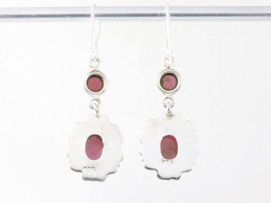 Lange bewerkte zilveren oorbellen met granaat afbeelding 3