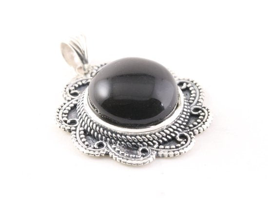 Bewerkte zilveren hanger met onyx afbeelding 2