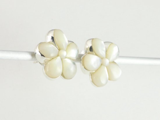 Bloemvormige zilveren oorstekers met parelmoer afbeelding 2