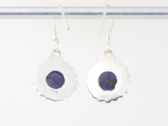 Fijne bewerkte ronde zilveren oorbellen met blauwe saffier afbeelding 2