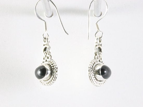 Bewerkte zilveren oorbellen met onyx afbeelding 2