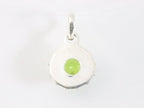 Fijne bewerkte ronde zilveren hanger met peridoot afbeelding 3