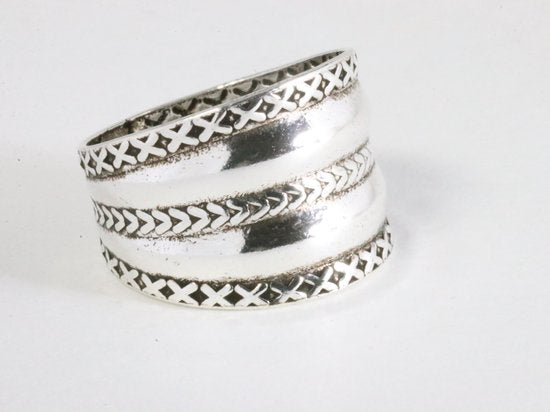 Brede zilveren ring met kabelpatronen afbeelding 1