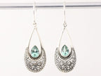 Traditionele bewerkte zilveren oorbellen met groene toermalijn afbeelding 4
