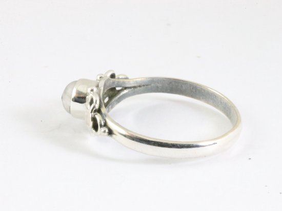 Fijne bewerkte zilveren ring met regenboog maansteen afbeelding 2