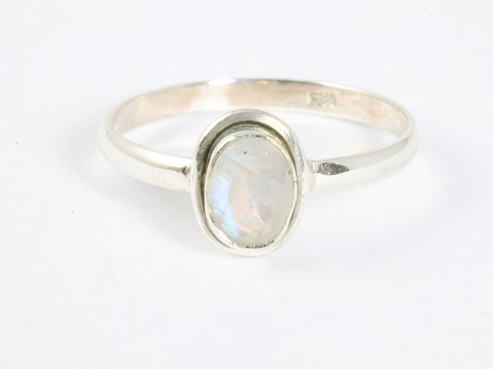 Fijne zilveren ring met regenboog maansteen afbeelding 4