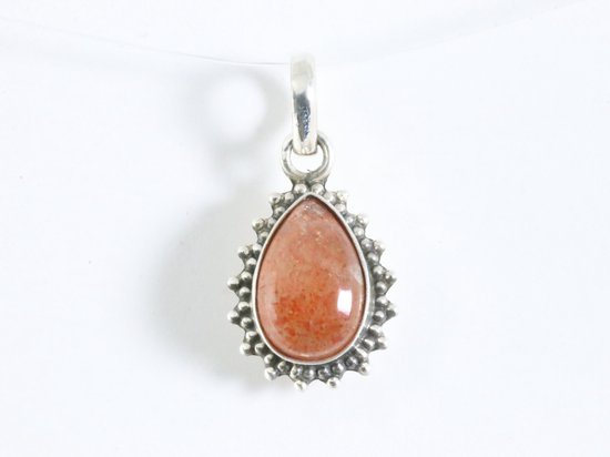 Fijne bewerkte druppelvormige zilveren hanger met rode zonnesteen afbeelding 4