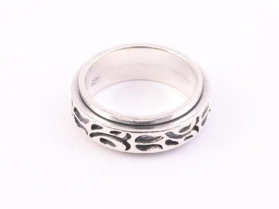 Zilveren geluksring met tulpen gravering afbeelding 2