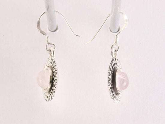 Ronde bewerkte zilveren oorbellen met rozenkwarts afbeelding 2