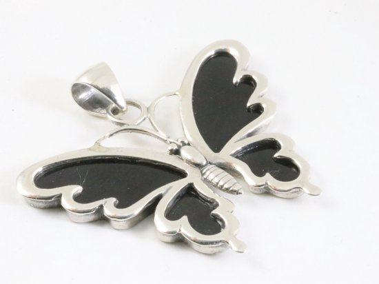 Zilveren vlinder hanger met zwarte schelp afbeelding 2