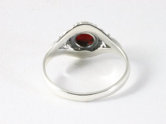 Fijne bewerkte zilveren ring met granaat afbeelding 3