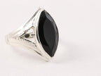 Opengewerkte zilveren ring met onyx afbeelding 1