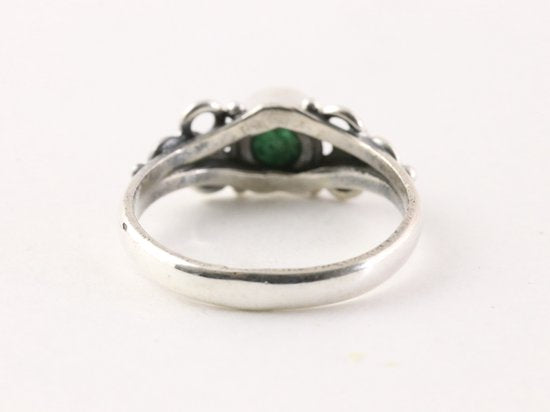 Fijne bewerkte zilveren ring met jade afbeelding 3