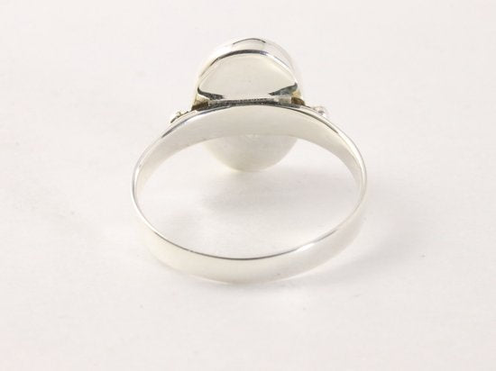 Fijne hoogglans zilveren ring met welo opaal afbeelding 3