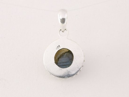Fijne bewerkte ronde zilveren hanger met labradoriet afbeelding 3