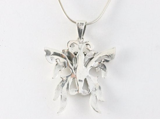 Zilveren vlinder hanger aan ketting afbeelding 3