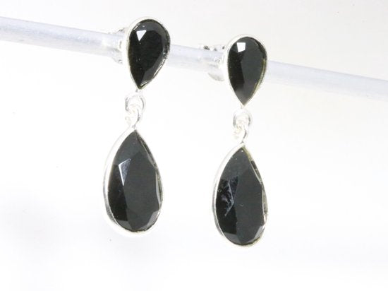 Zilveren oorstekers met onyx afbeelding 2