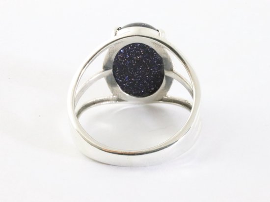 Opengewerkte zilveren ring met blauwe zonnesteen afbeelding 3