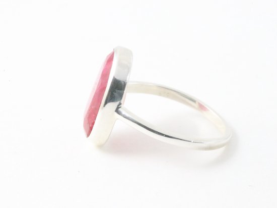 Ovale hoogglans zilveren ring met robijn afbeelding 2