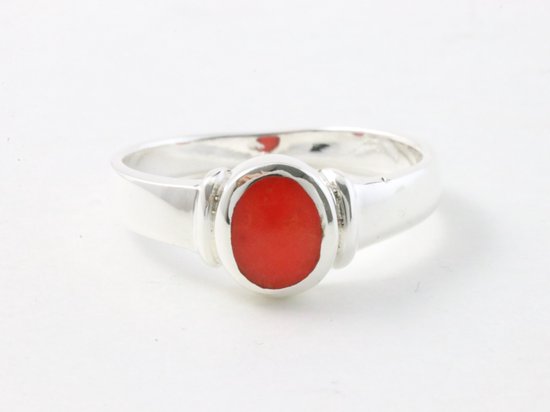 Fijne hoogglans zilveren ring met rode koraal steen afbeelding 4