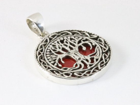 Ronde bewerkte zilveren hanger met levensboom op rode koraal steen afbeelding 2