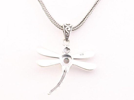 Zilveren libelle hanger met welo opaal aan vossenstaart ketting afbeelding 3
