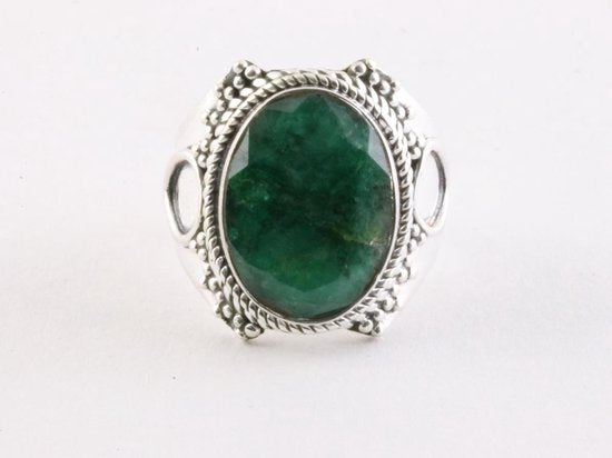 Bewerkte zilveren ring met smaragd afbeelding 2