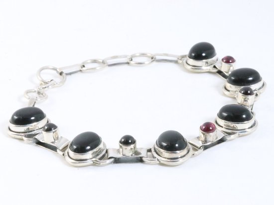 Zware zilveren armband met onyx en granaat afbeelding 2