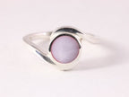 Fijne hoogglans zilveren ring met roze parelmoer afbeelding 4
