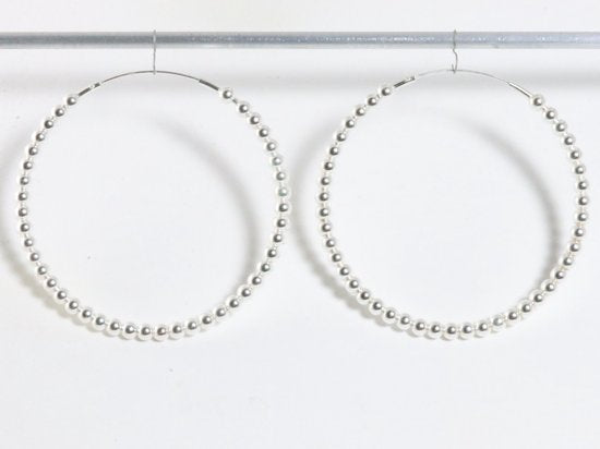 Grote zilveren oorringen met hoogglans bolletjes afbeelding 4