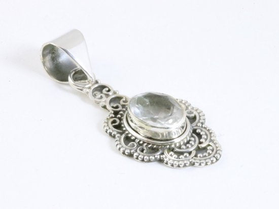 Bewerkte zilveren hanger met bergkristal afbeelding 2