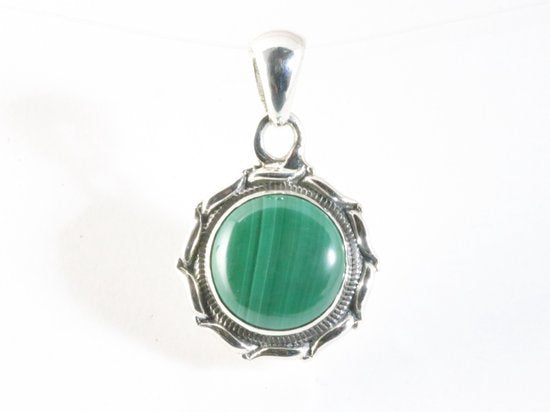 Ronde bewerkte zilveren hanger met malachiet afbeelding 1