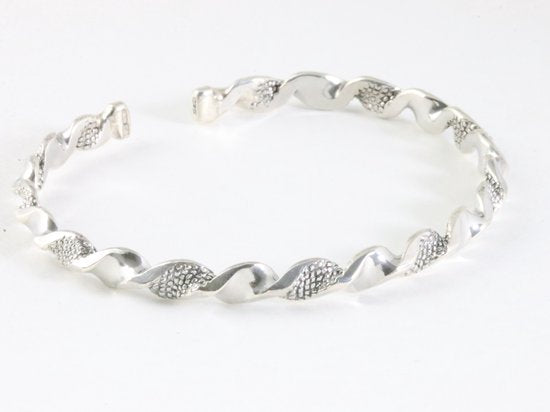 Fijn bewerkte zilveren klemarmband afbeelding 1