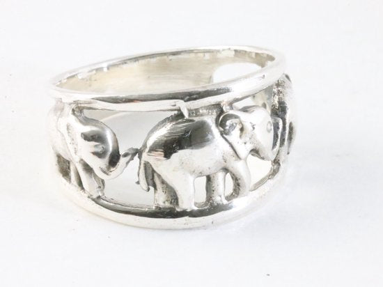Opengewerkte zilveren ring met olifanten afbeelding 1