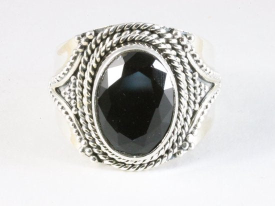 Bewerkte zilveren ring met gefacetteerde onyx afbeelding 4