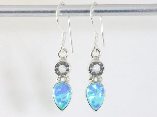 Fijne zilveren oorbellen met blauwe opaal en bergkristal afbeelding 3