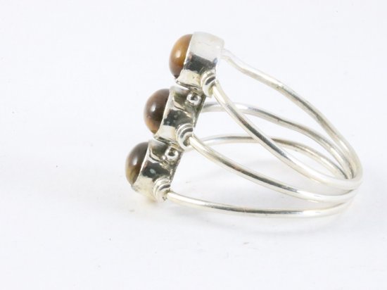 Opengewerkte zilveren ring met 3 tijgeroog stenen afbeelding 2