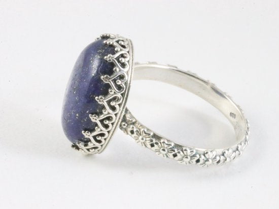 Bewerkte zilveren ring met lapis lazuli afbeelding 2