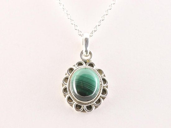 Fijne bewerkte zilveren hanger met malachiet aan ketting afbeelding 4