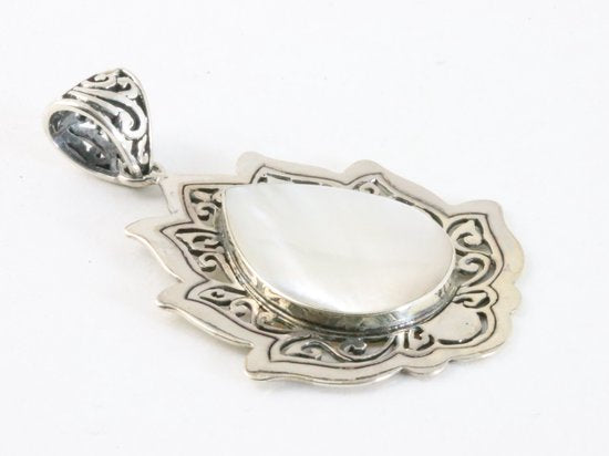 Grote zilveren lotus bloem hanger met parelmoer afbeelding 2