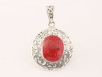 Ronde opengewerkte zilveren hanger met rode koraal steen afbeelding 1