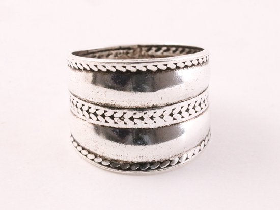 Brede zilveren ring met kabelpatronen afbeelding 4