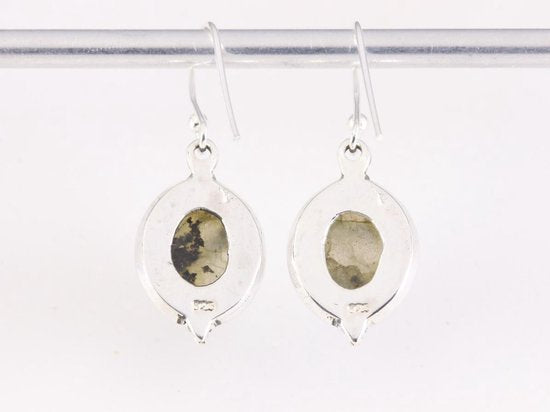 Bewerkte ovale zilveren oorbellen met labradoriet afbeelding 3