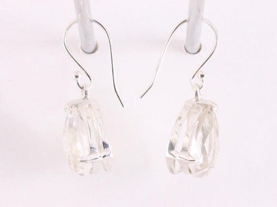 Zilveren oorbellen met bergkristal afbeelding 2