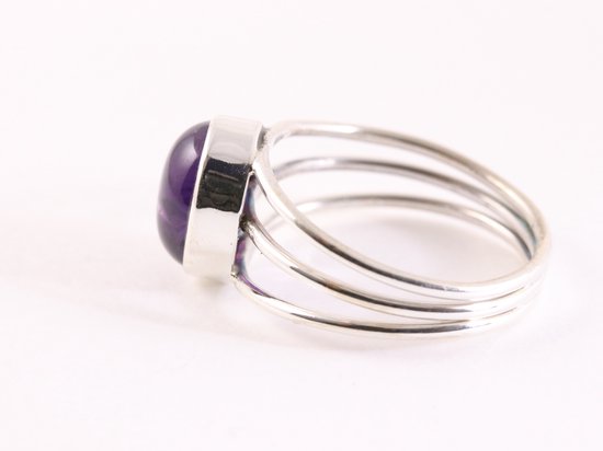 Opengewerkte zilveren ring met amethist afbeelding 2