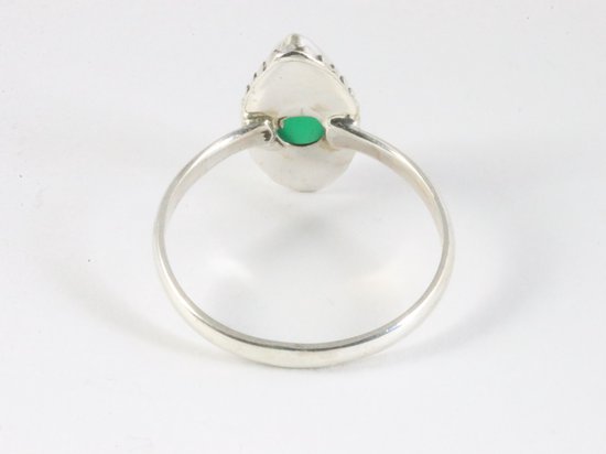 Fijne bewerkte zilveren ring met groene onyx afbeelding 3