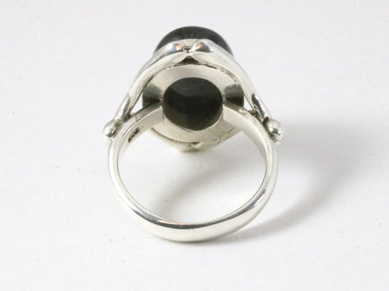 Bewerkte zilveren ring met onyx afbeelding 3