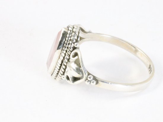 Fijne bewerkte zilveren ring met rozenkwarts afbeelding 2