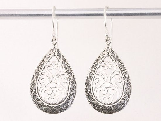 Traditionele opengewerkte zilveren oorbellen afbeelding 4