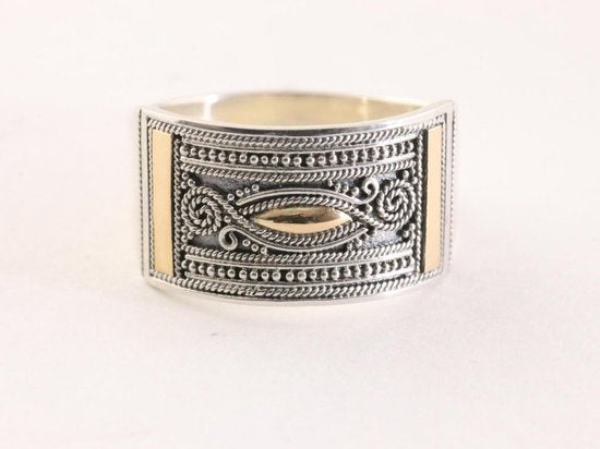 Traditionele bewerkte zilveren ring met 18k gouden decoratie afbeelding 4